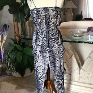 SZ XL 2 Piece XueFuLin LEOPARD PRINT
